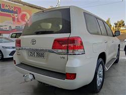 تۆیۆتا لاند کروزەر